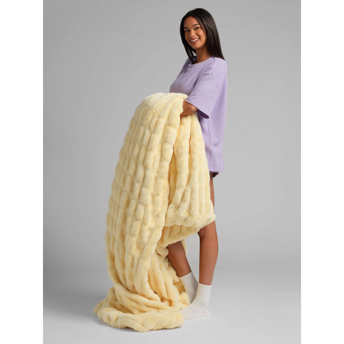 LumiHug™ Cozy Stretch Plush Blanket