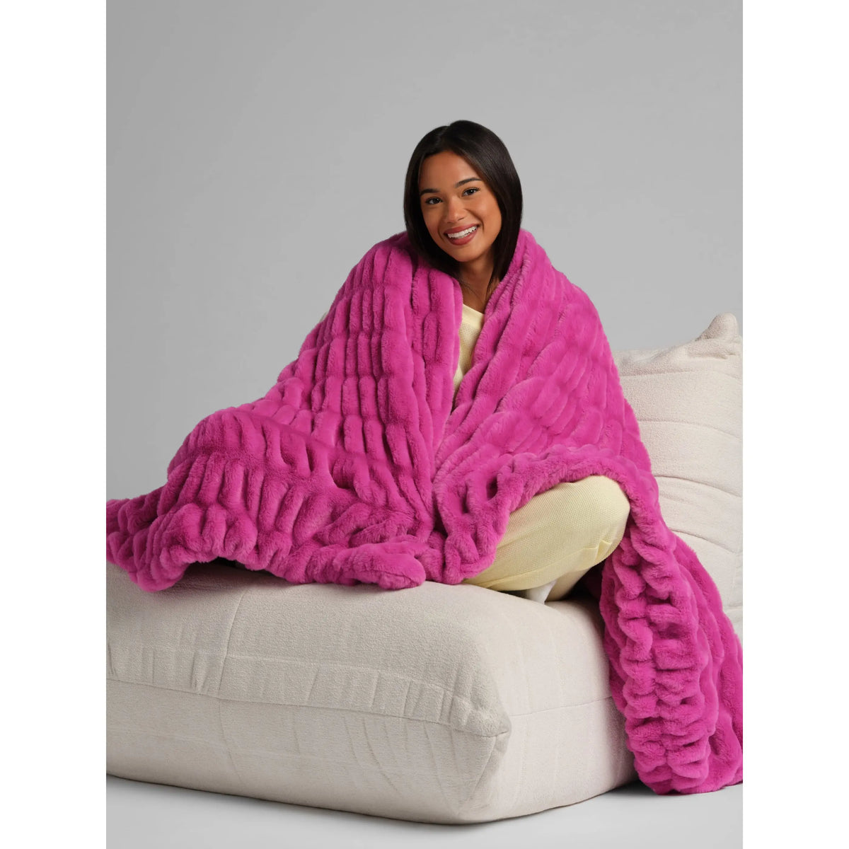 LumiHug™ Cozy Stretch Plush Blanket