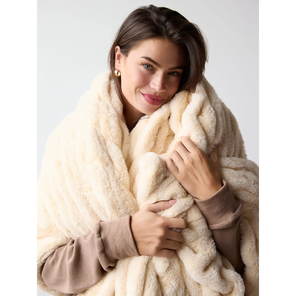 LumiHug™ Cozy Stretch Plush Blanket