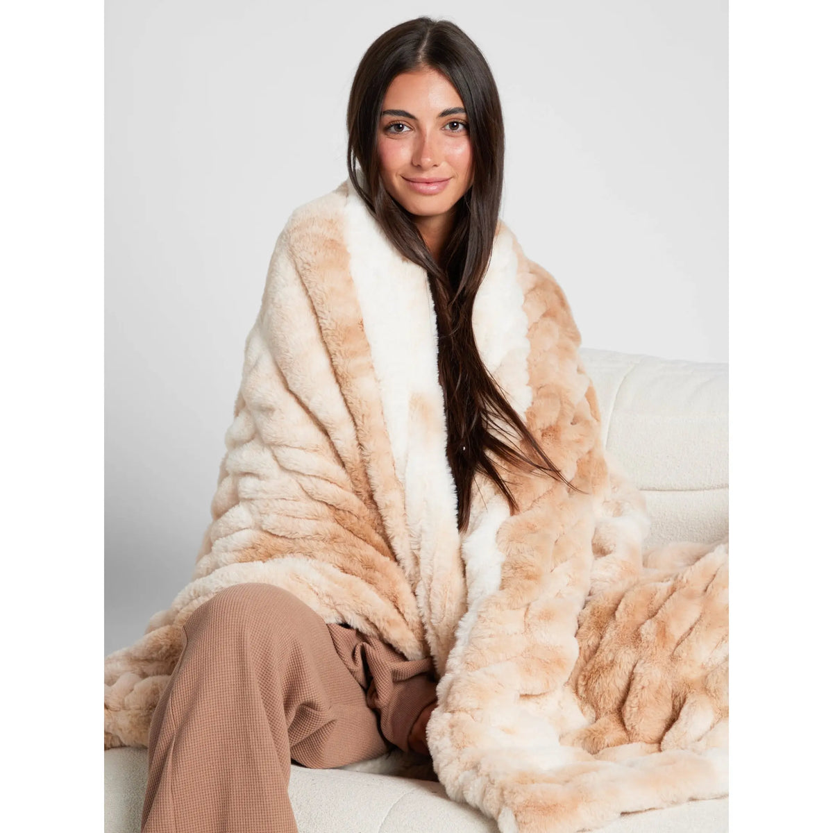 LumiHug™ Cozy Stretch Plush Blanket
