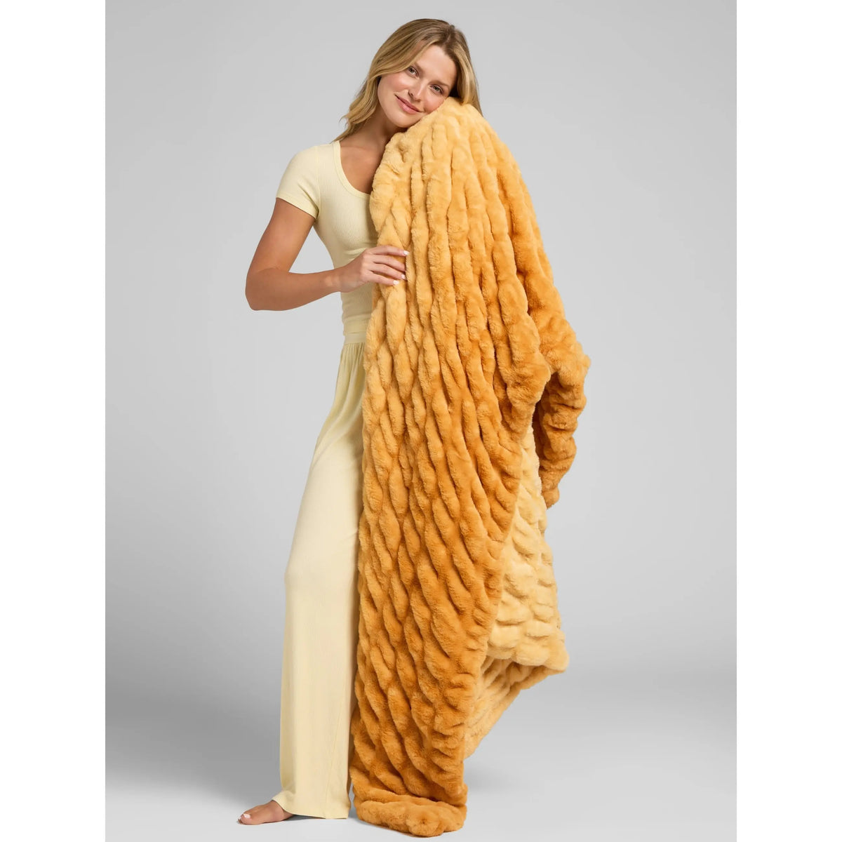 LumiHug™ Cozy Stretch Plush Blanket