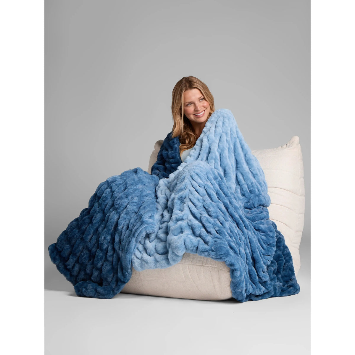 LumiHug™ Cozy Stretch Plush Blanket